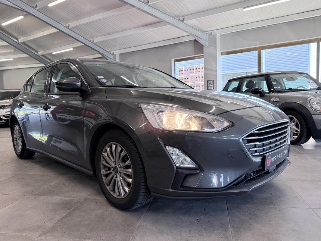 Ford Focus - Photo 2