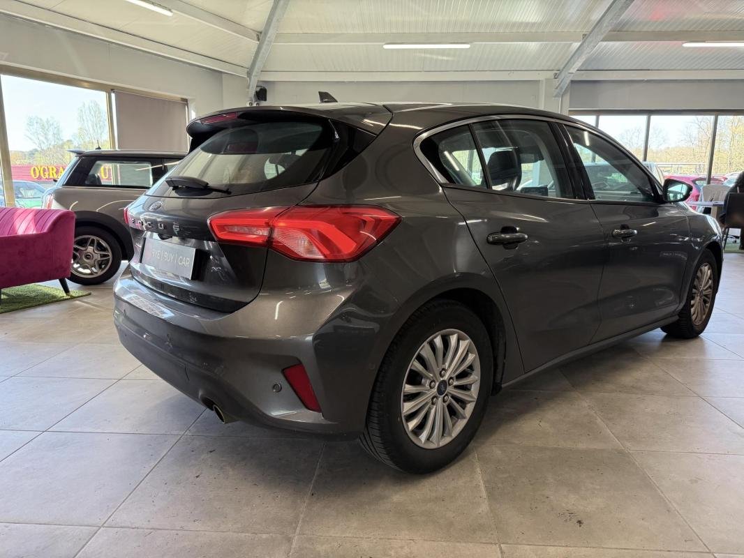 Ford Focus - Photo 3