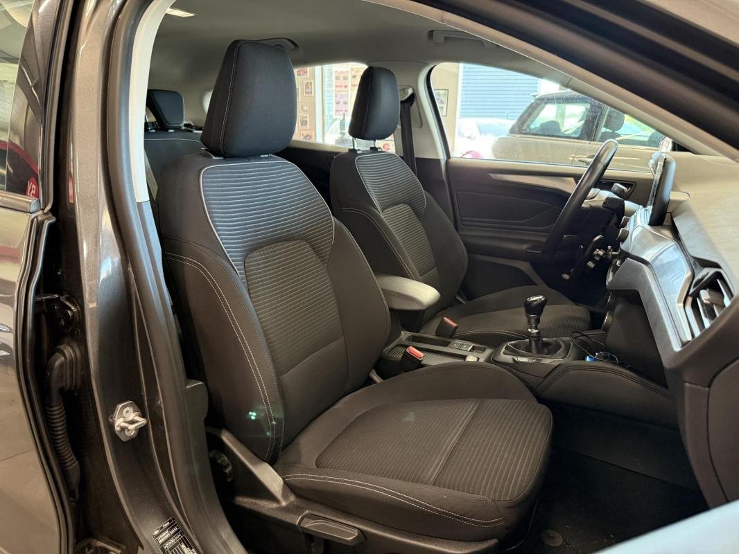 Ford Focus - Photo 7
