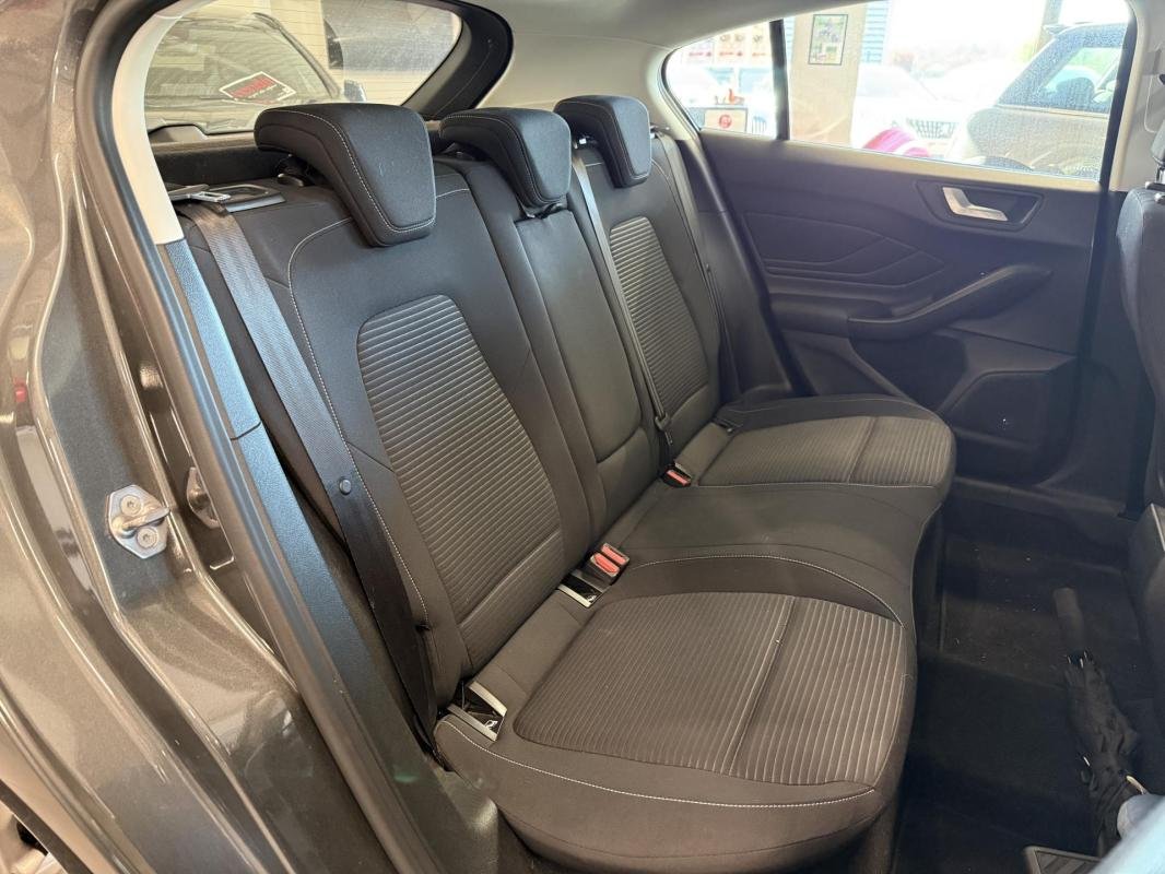 Ford Focus - Photo 8
