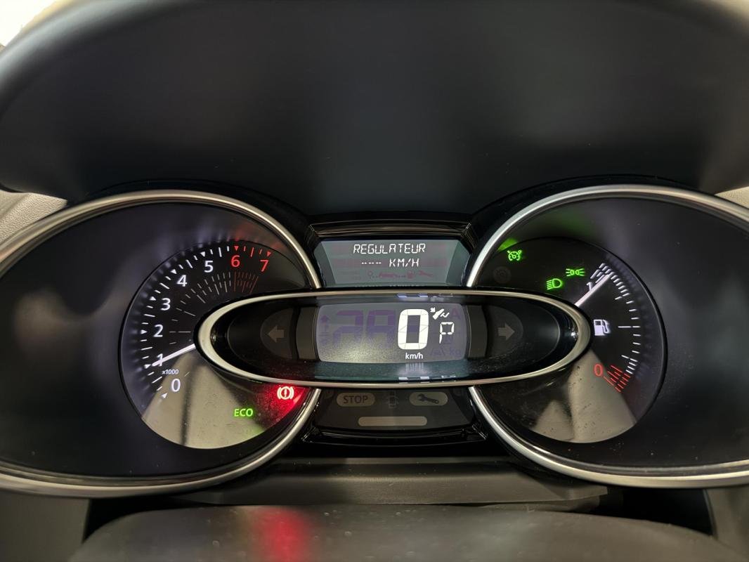 Renault Clio - Photo 18