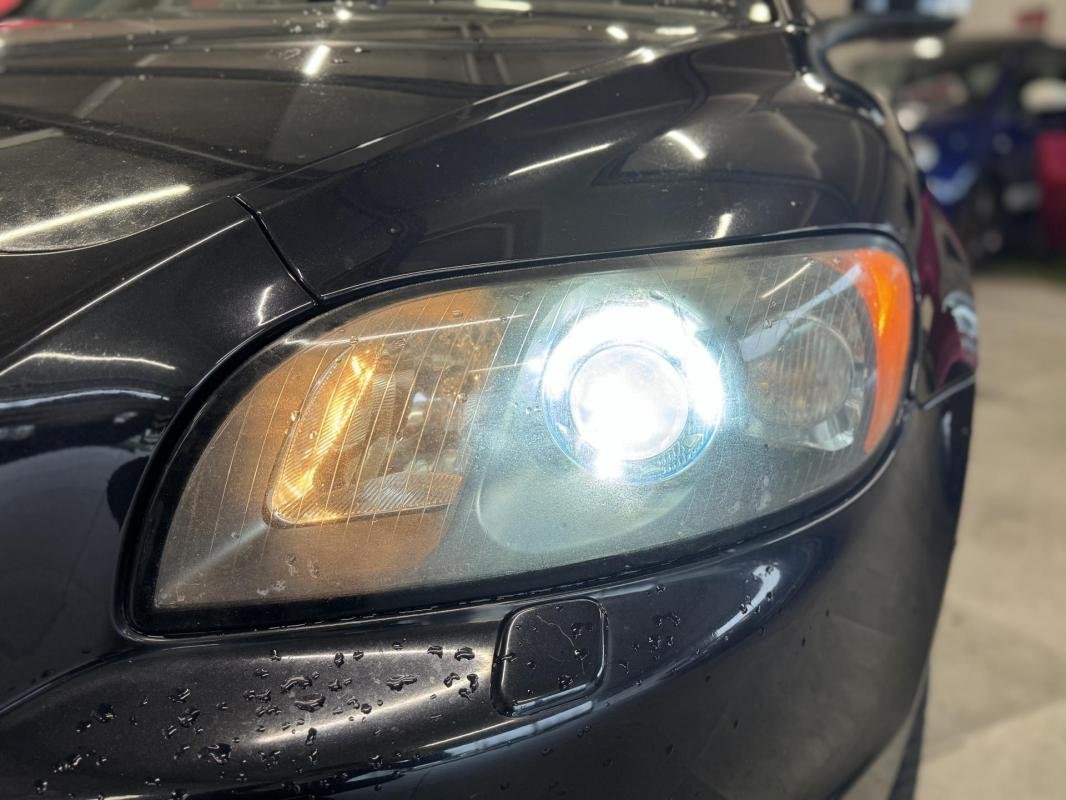 Volvo C70 - Photo 32