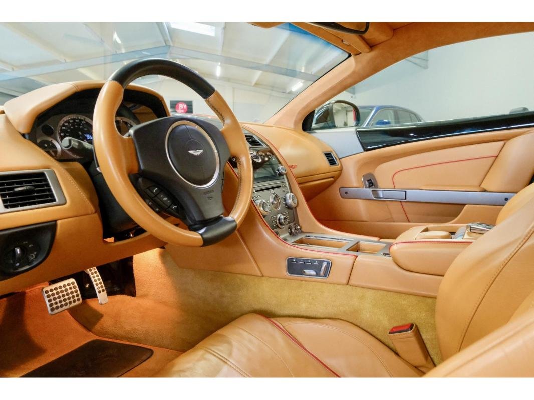 Aston Martin Virage - Photo 13