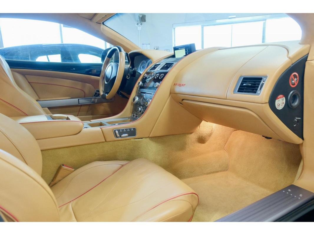 Aston Martin Virage - Photo 15