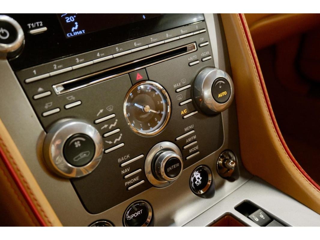 Aston Martin Virage - Photo 28