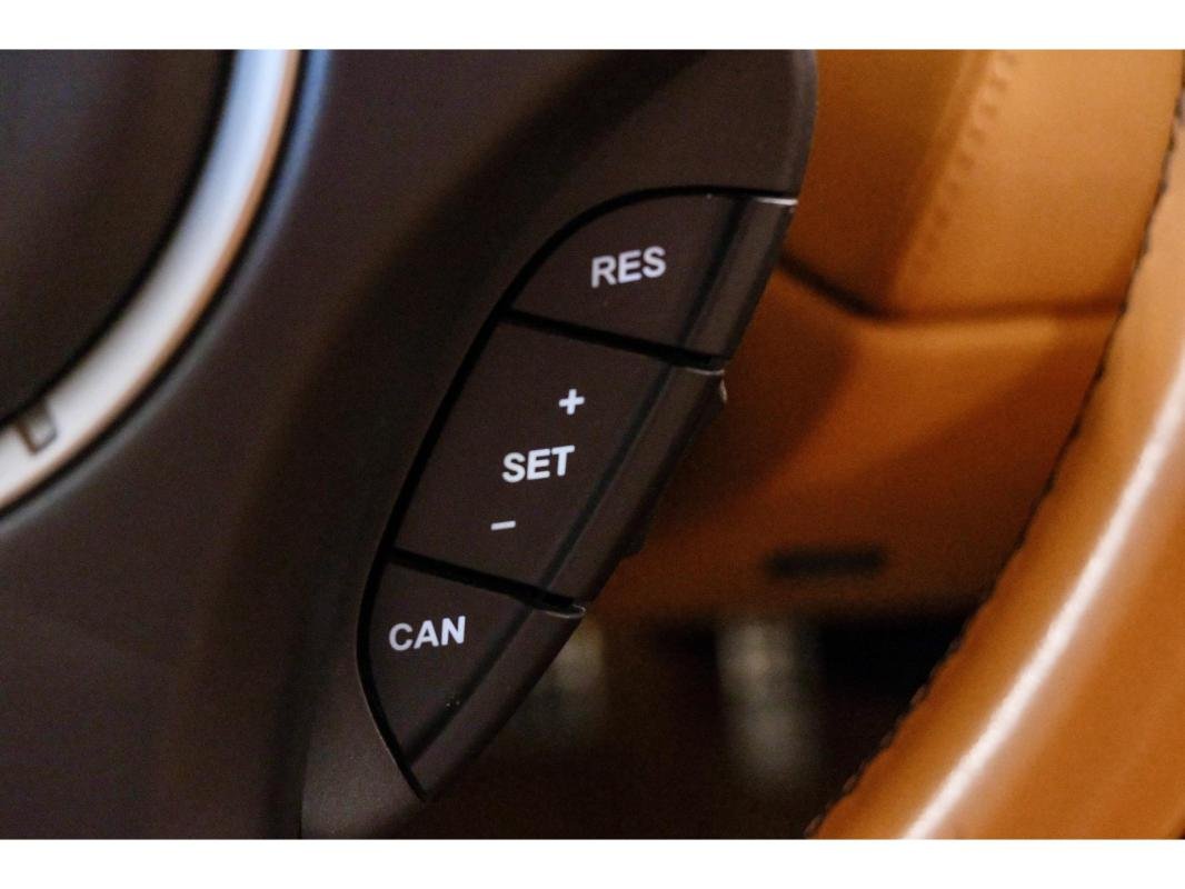 Aston Martin Virage - Photo 33