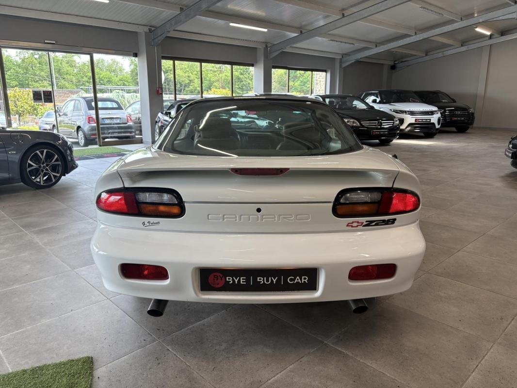 Chevrolet Camaro - Photo 12