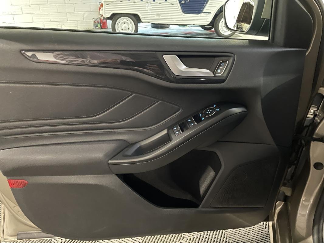 Ford Focus - Photo 11