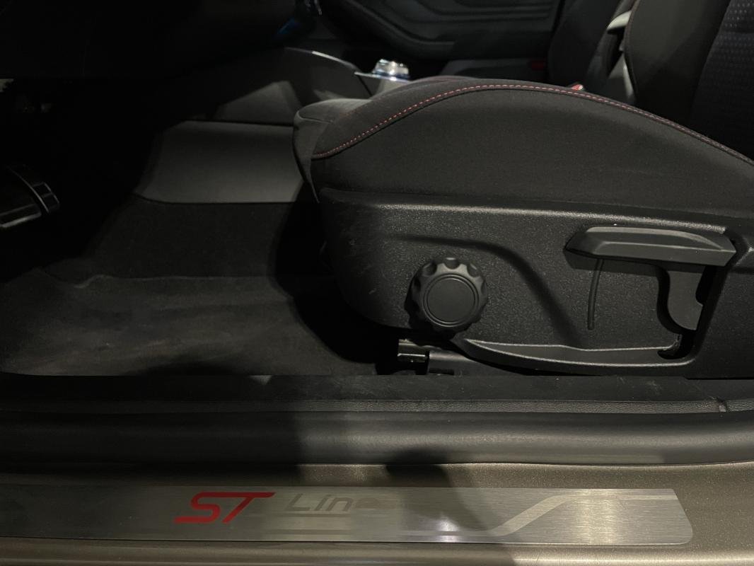 Ford Focus - Photo 12