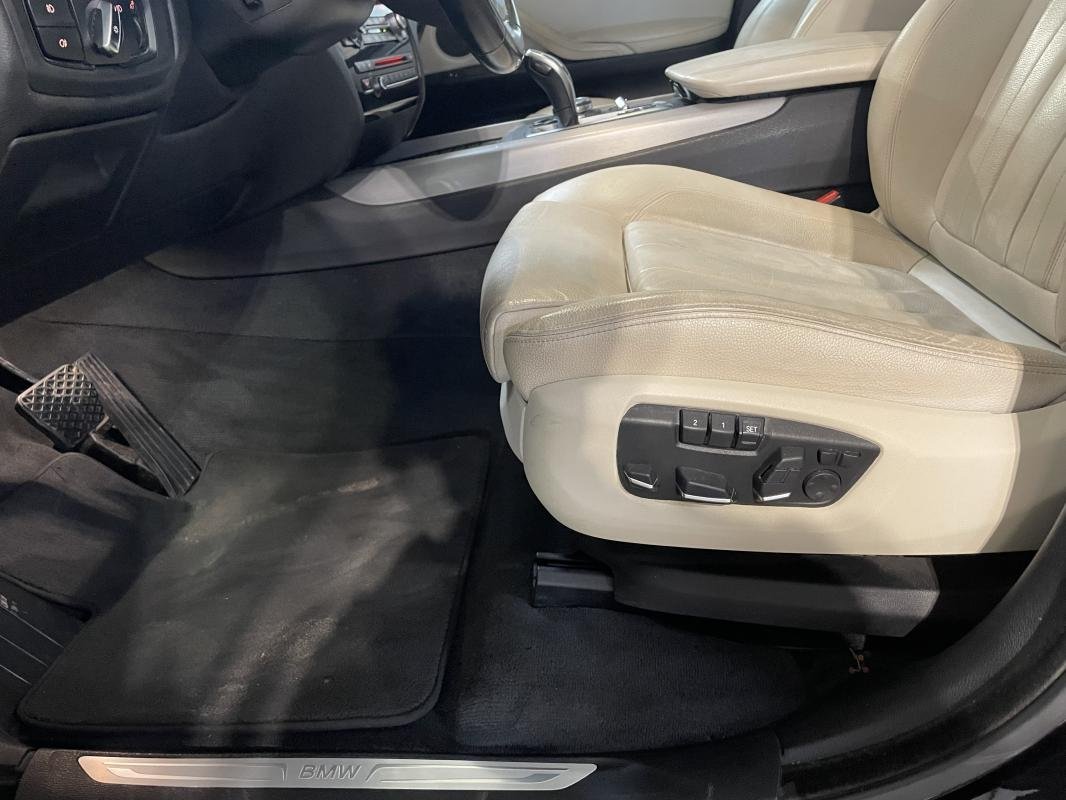 BMW X5 - Photo 11