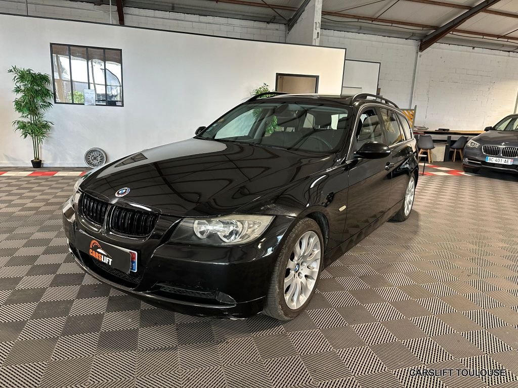 BMW Série 3 - Photo 1