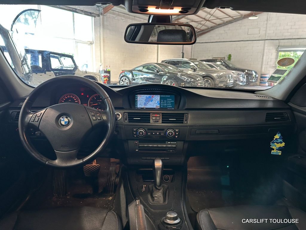 BMW Série 3 - Photo 14