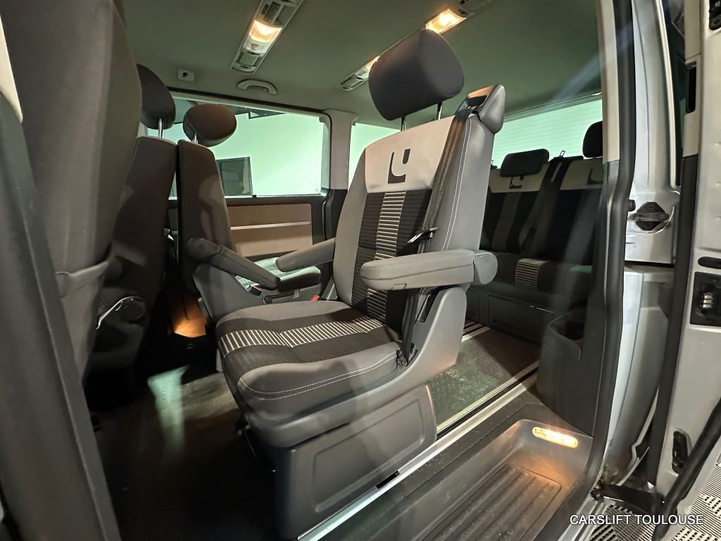 Volkswagen Multivan - Photo 11