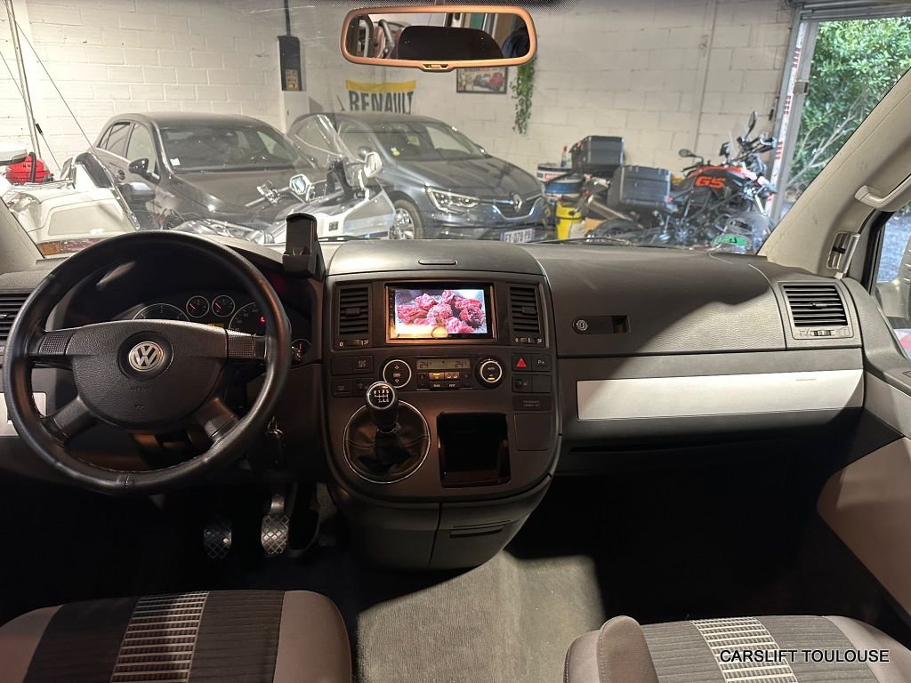 Volkswagen Multivan - Photo 13