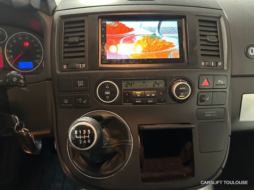 Volkswagen Multivan - Photo 14