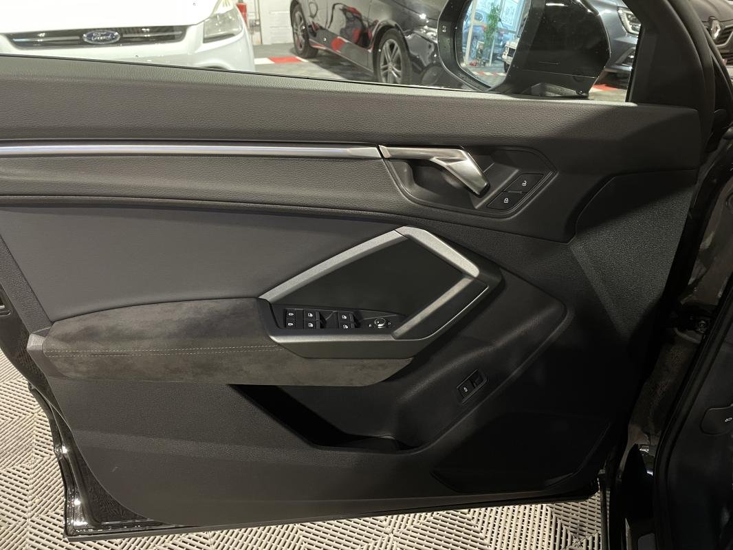 Audi RS Q3 - Photo 16