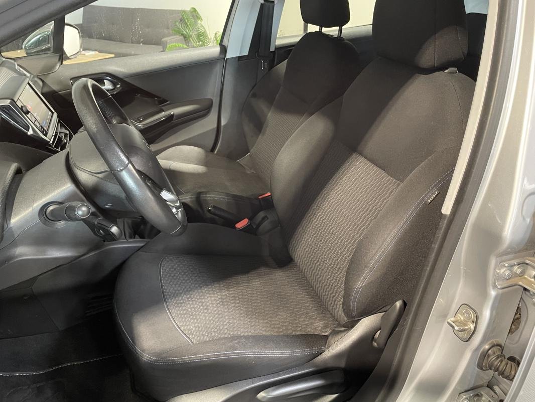 Peugeot 208 - Photo 11