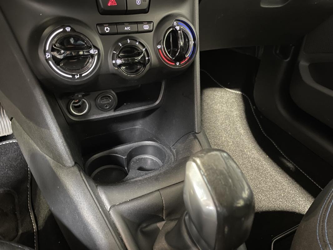 Peugeot 208 - Photo 15