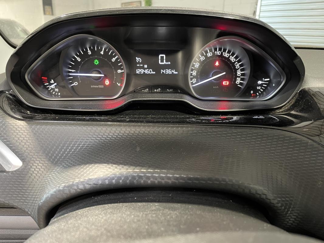 Peugeot 208 - Photo 16