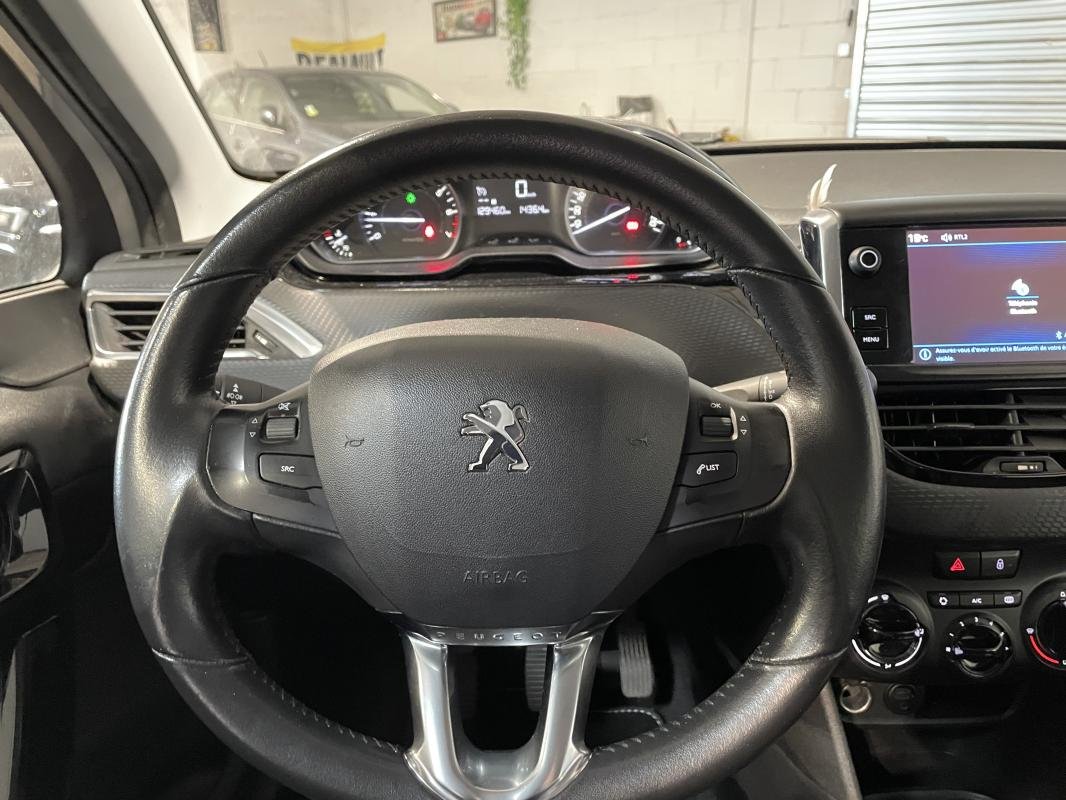 Peugeot 208 - Photo 17
