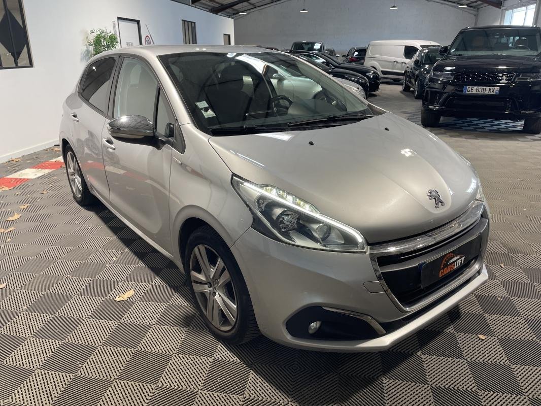 Peugeot 208 - Photo 3