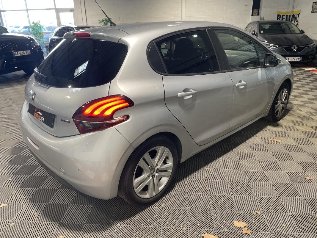 Peugeot 208 - Photo 5