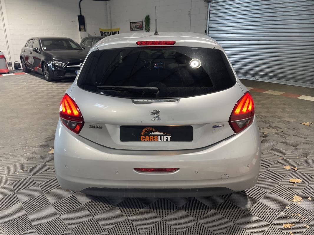 Peugeot 208 - Photo 6