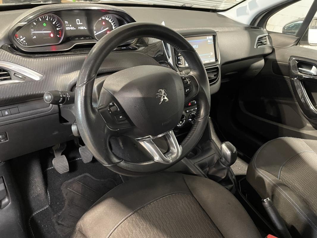 Peugeot 208 - Photo 10