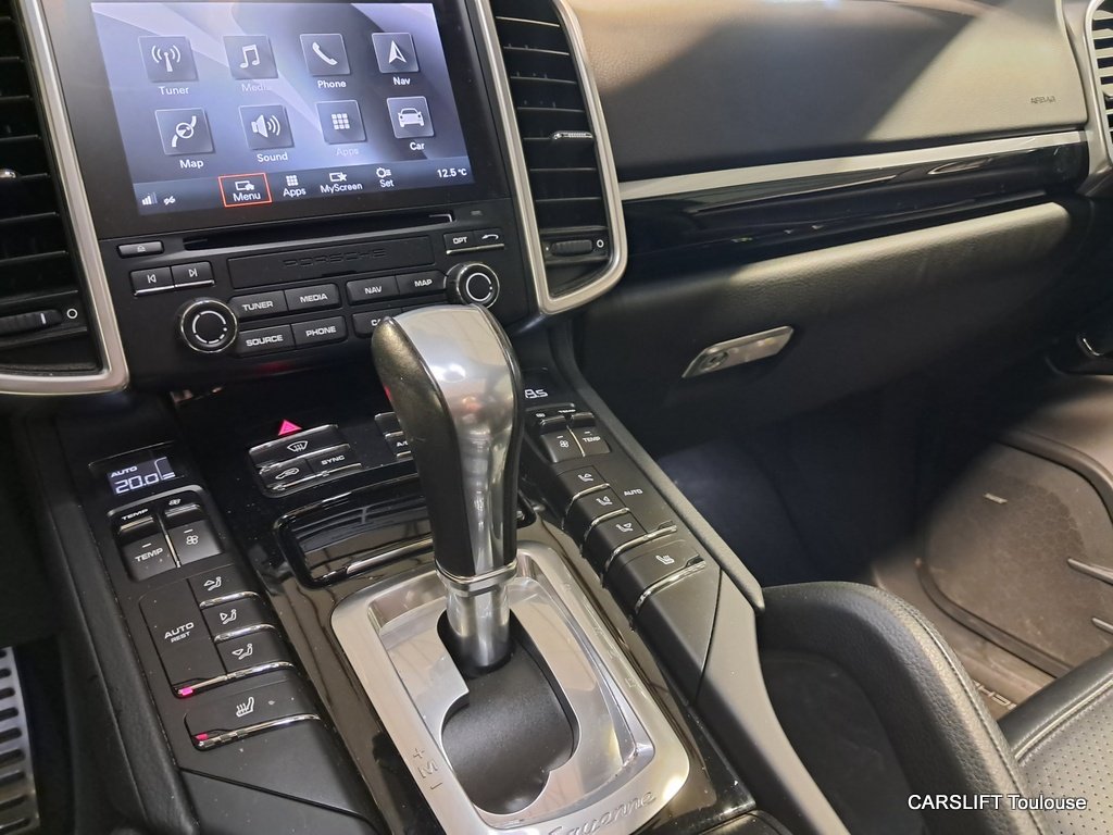 Porsche Cayenne - Photo 17