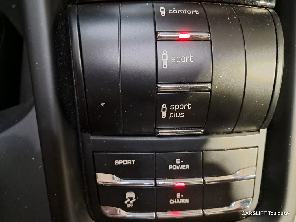Porsche Cayenne - Photo 28