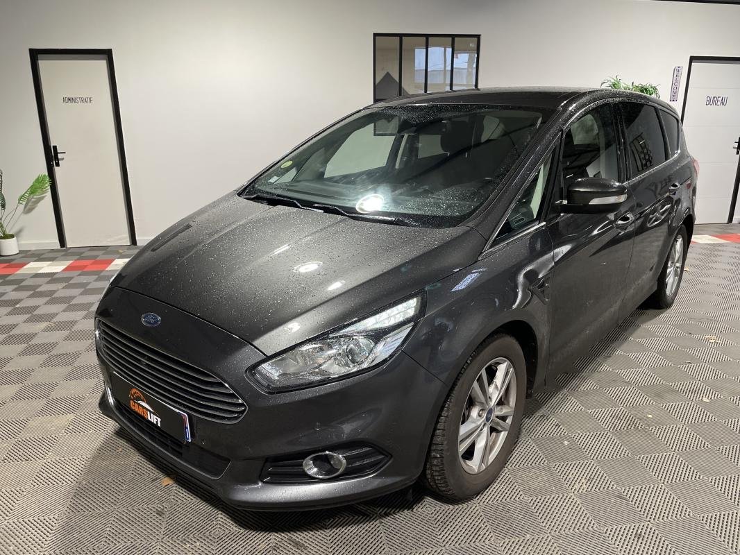 Ford S-Max - Photo 1