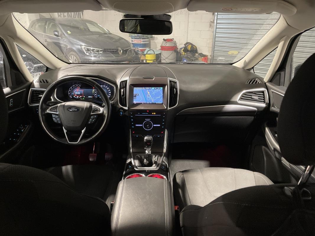 Ford S-Max - Photo 18