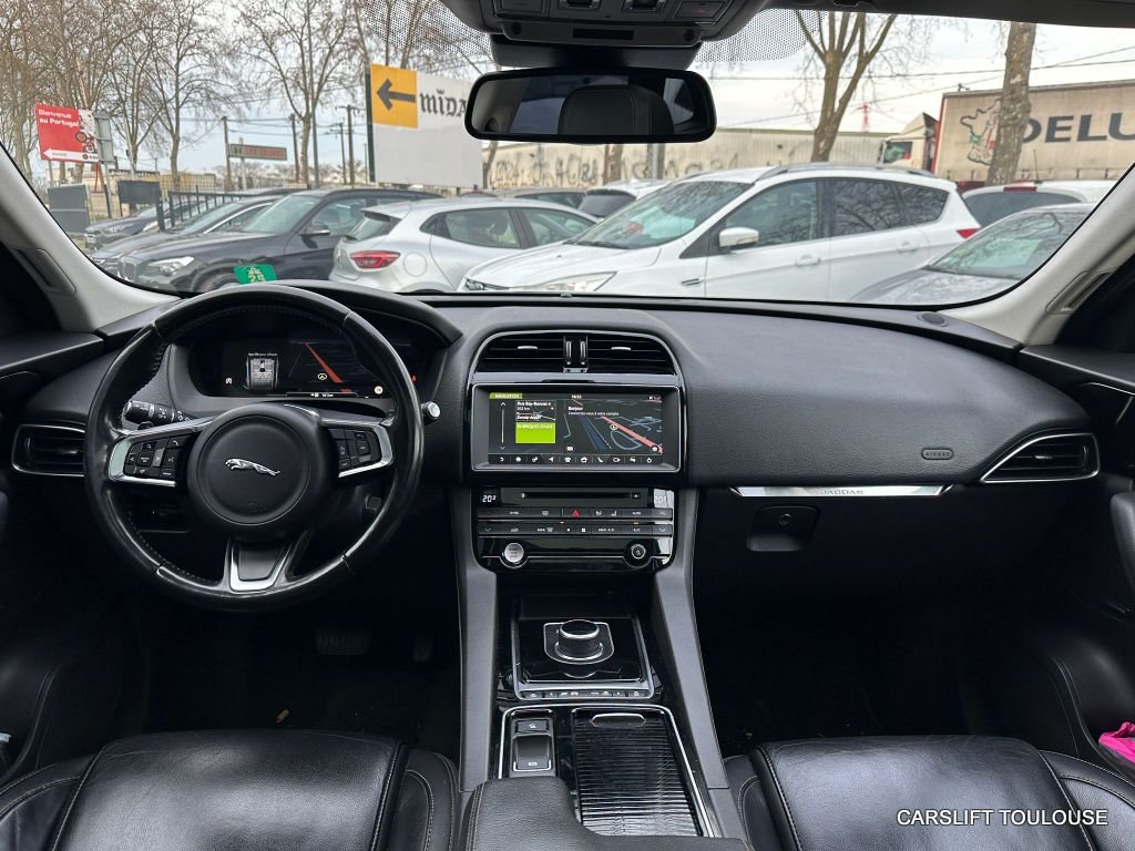 Jaguar F-Pace - Photo 11