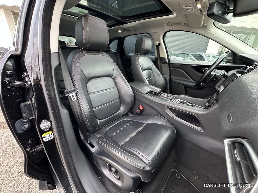 Jaguar F-Pace - Photo 13