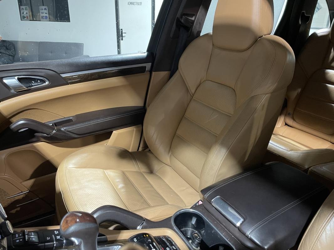 Porsche Cayenne - Photo 13