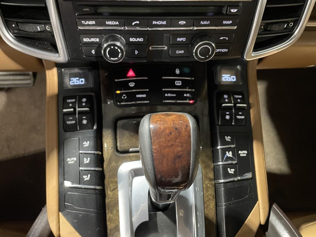 Porsche Cayenne - Photo 26