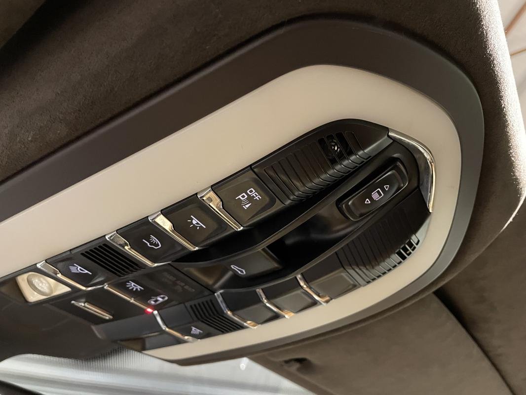 Porsche Cayenne - Photo 32