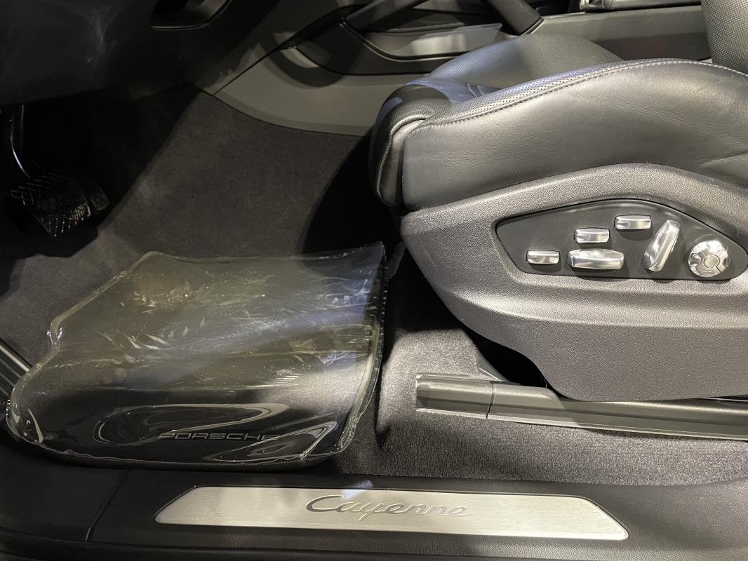Porsche Cayenne - Photo 15