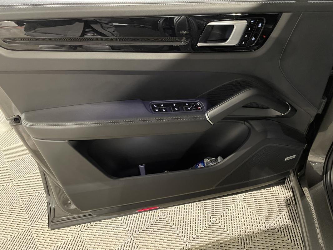 Porsche Cayenne - Photo 16