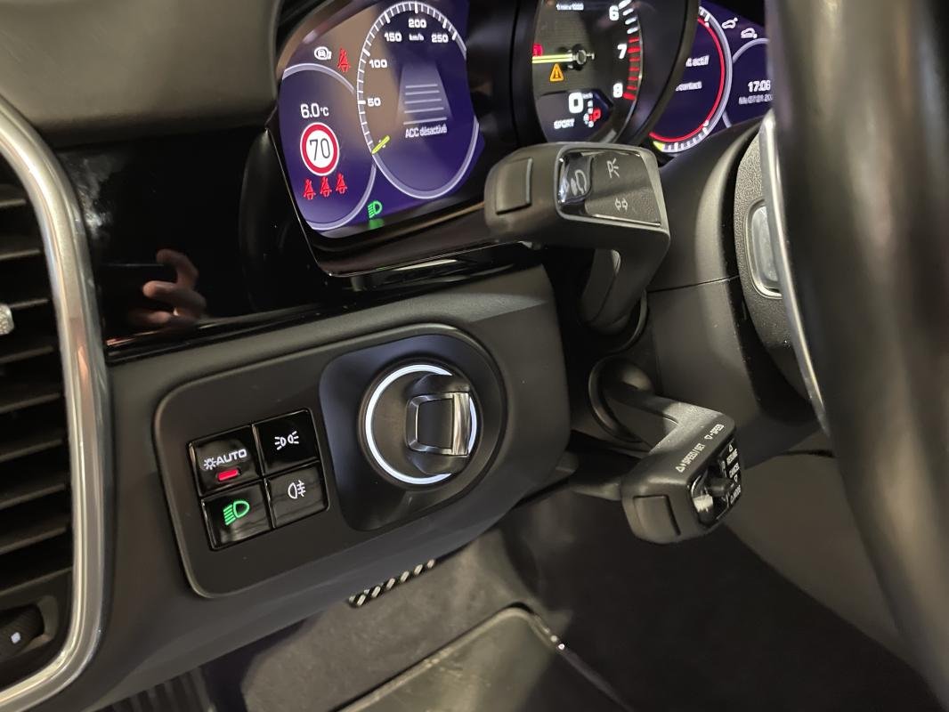 Porsche Cayenne - Photo 24