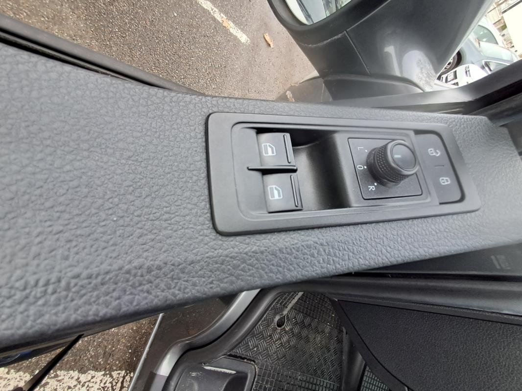 Volkswagen Caravelle - Photo 19
