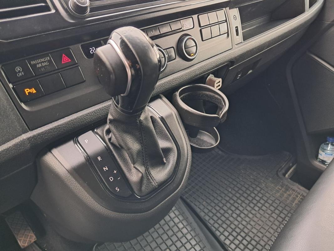 Volkswagen Caravelle - Photo 21