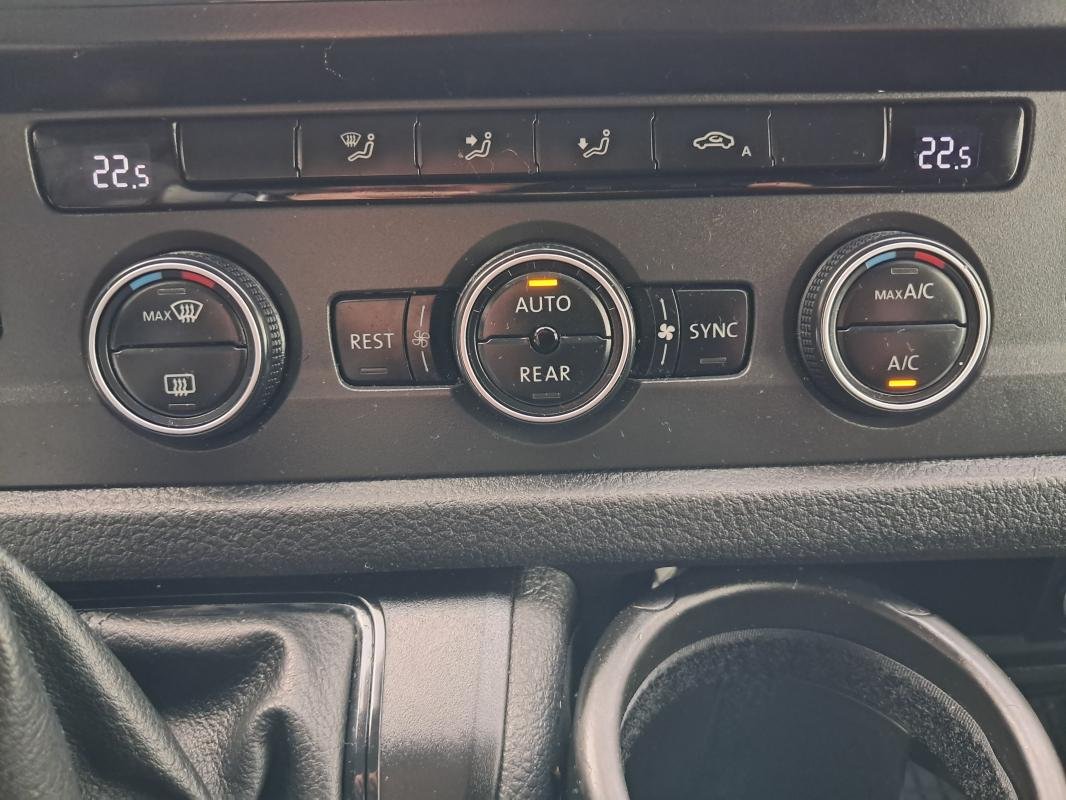 Volkswagen Caravelle - Photo 23