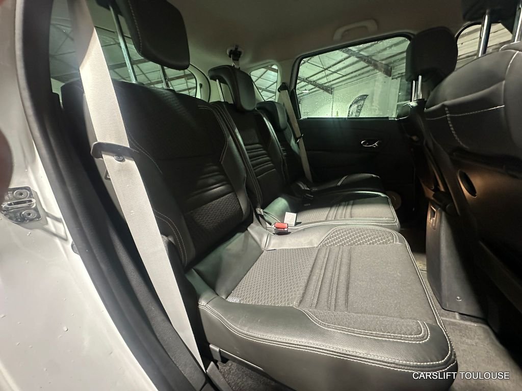 Renault Scénic - Photo 12