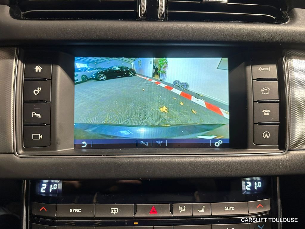Jaguar XF - Photo 18