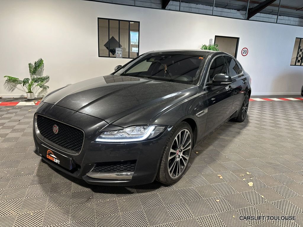 Jaguar XF - Photo 3