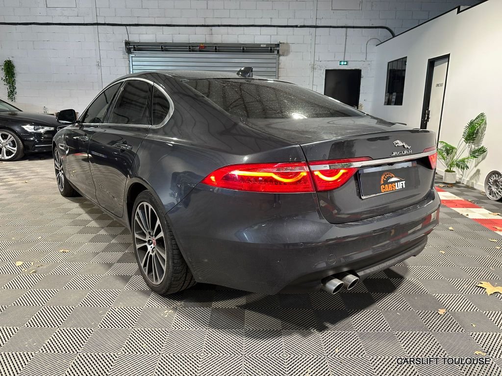 Jaguar XF - Photo 6