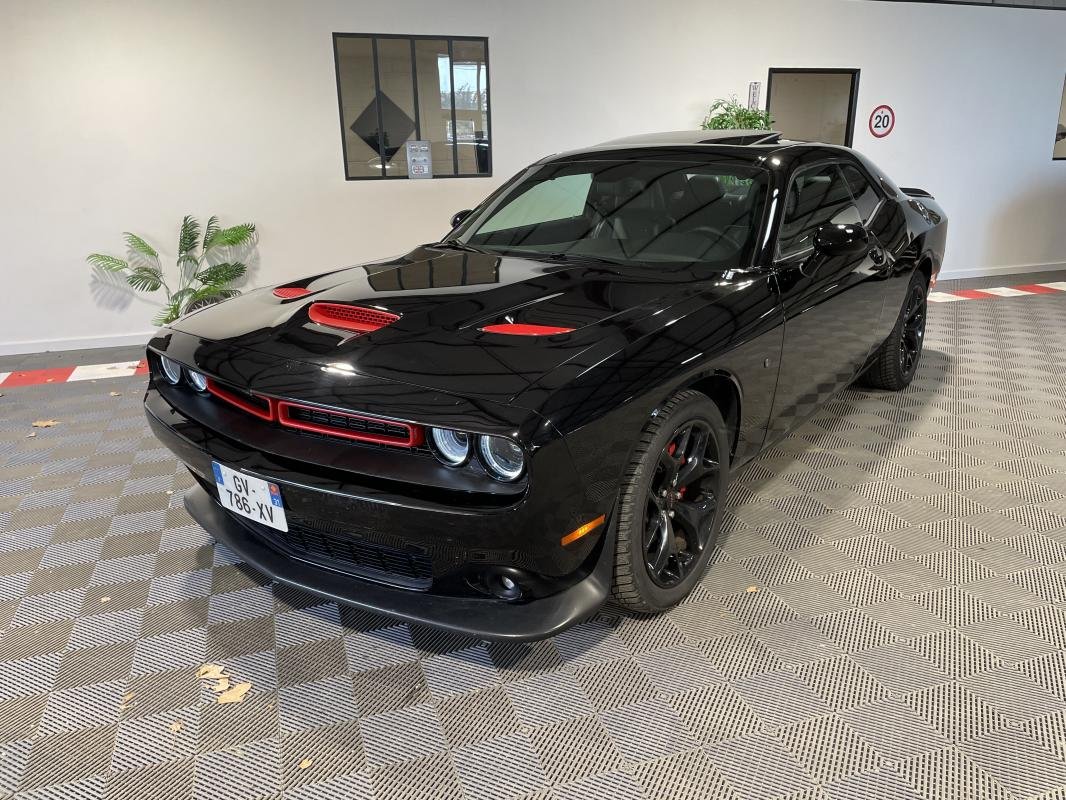 Dodge Challenger - Photo 1