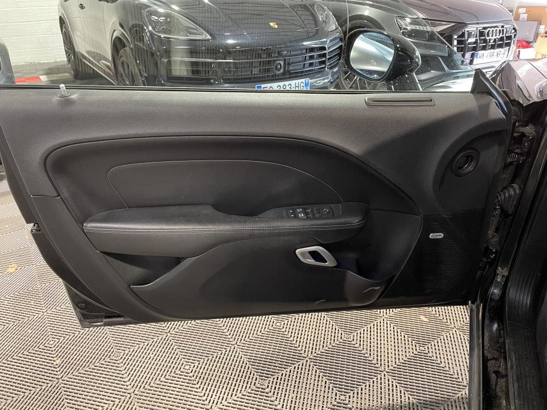 Dodge Challenger - Photo 18