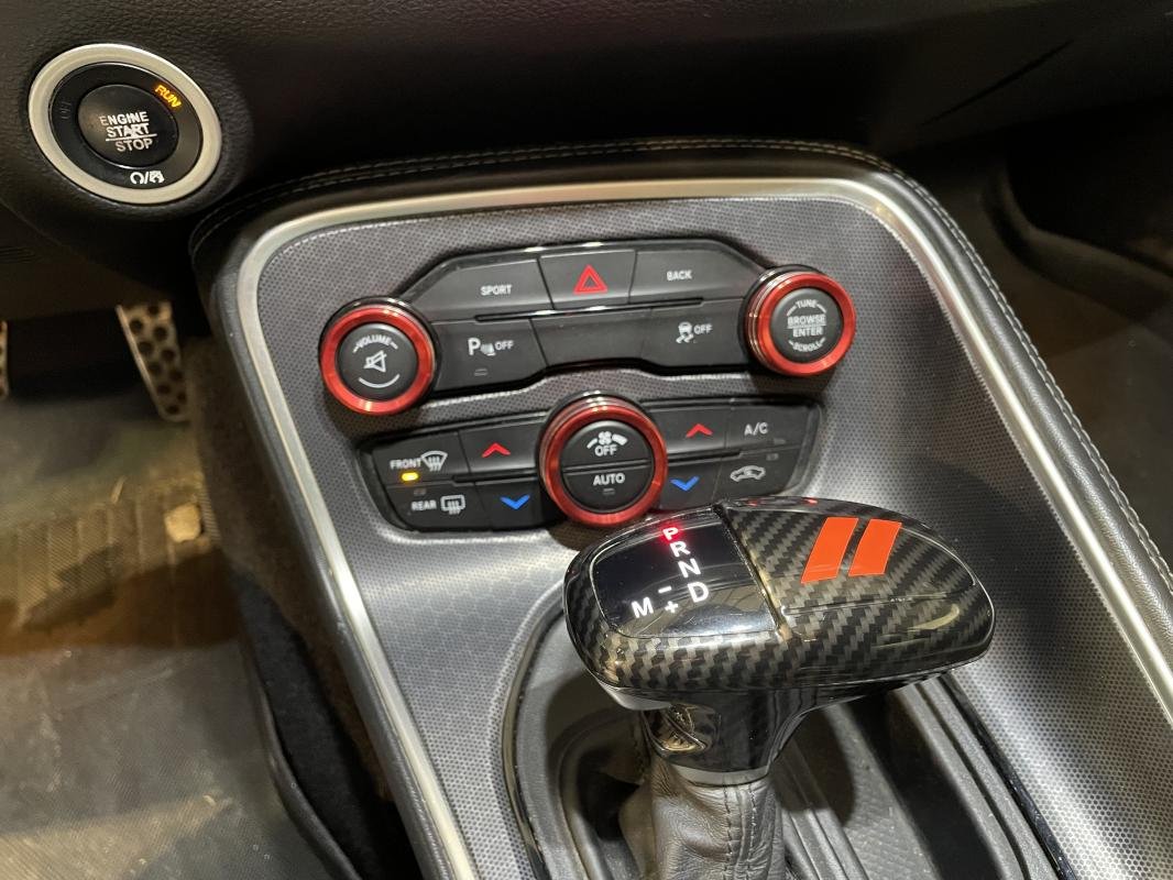Dodge Challenger - Photo 21